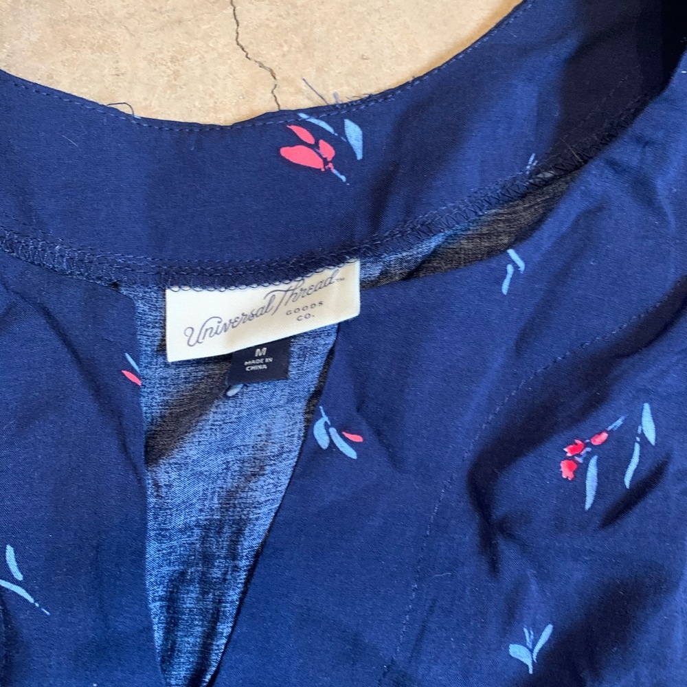 Blouse - Picture 2 of 3